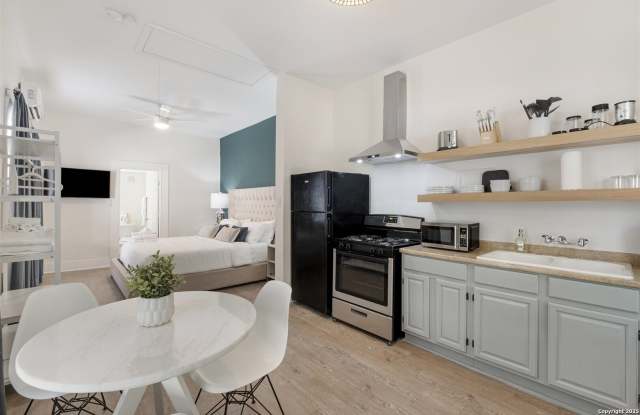 302 E Cevallos photos photos