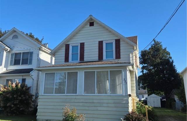 227 W Ivy Street photos photos
