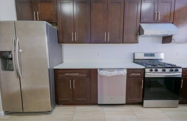175-02 Jewel Ave - 175-02 Jewel Avenue, Queens, NY 11365