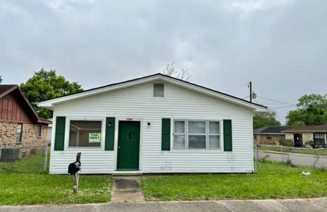 Nicely Updated 4 Bedroom - 1302 Skip Avenue, Pascagoula, MS 39567