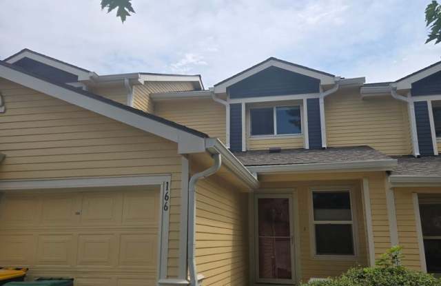 Updated 3BR Townhouse with Garage Available for August! photos photos