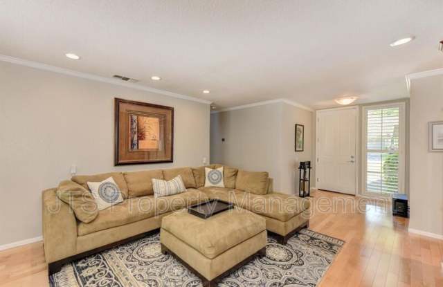 5342 Terrace Oak Circle Gallery 2