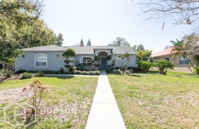 516 Arlington Avenue East - 516 Arlington Avenue East, Oldsmar, FL 34677