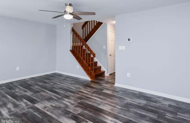 3305 WESTDALE COURT Gallery 4