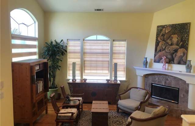 1505 Gates Avenue Gallery 2