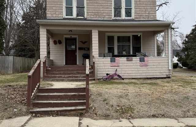 534 1/2 E Wyandotte St photos photos