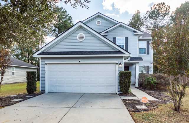 4 Bedroom, 2.5 Bathroom Home in St. Charles Place - Goose Creek Gallery 3