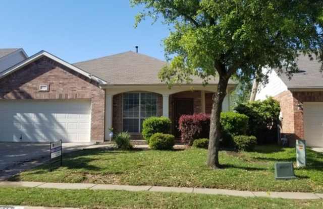 4613 Golden Yarrow Drive - 4613 Golden Yarrow Drive, Fort Worth, TX 76244