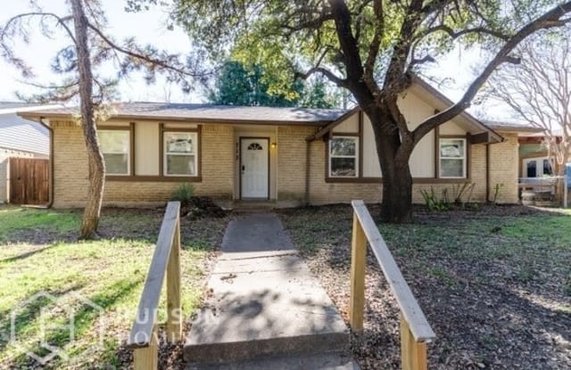 713 Edelweiss Drive - 713 Edelweiss Drive, Grand Prairie, TX 75052