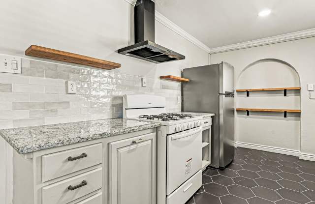 8104 Parkland Drive Gallery 4