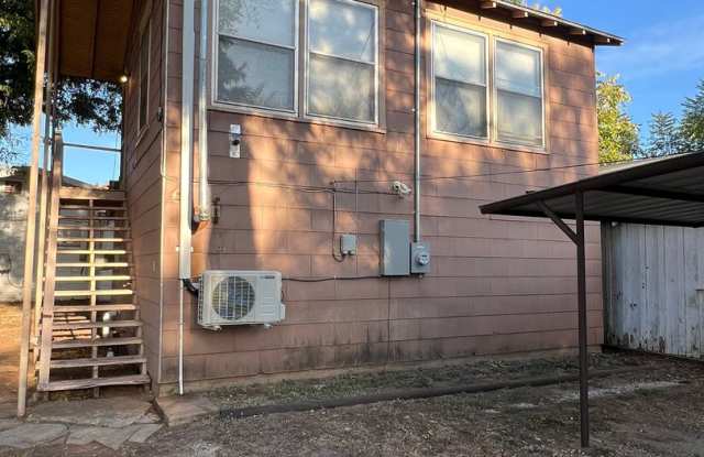 Kemp St Studio Apartment - 1707 Kemp Boulevard, Wichita Falls, TX 76309