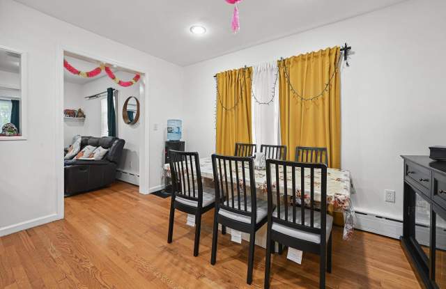 13 Herbert Ave Gallery 4