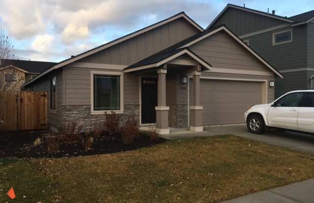 3 Bedroom 2 Bath Home in Fieldstone Crossing - PENDING APPLICATION photos photos