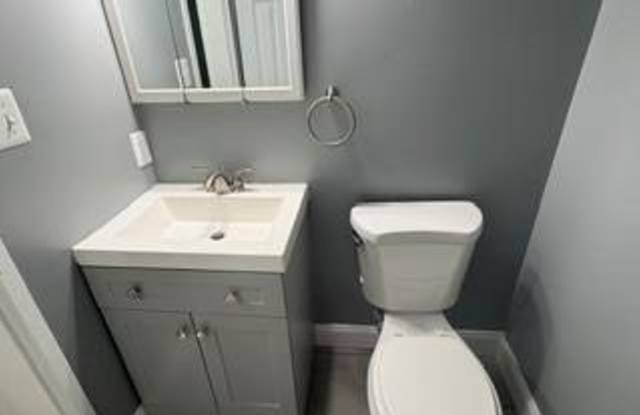 11631 STONEVIEW Square Gallery 4