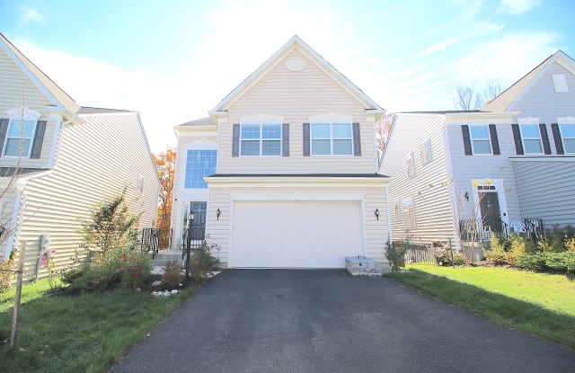 16067 Standing Eagle Ct - 16067 Standing Eagle Ct, Neabsco, VA 22191