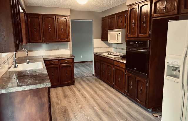 6580 Paola Court - 6580 Paola Court, Gladstone, OR 97027