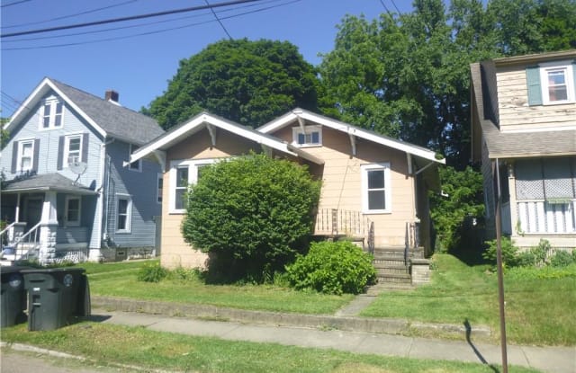 1057 Big Falls Ave - 1057 Big Falls Avenue, Akron, OH 44310