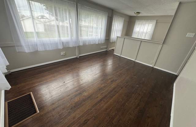 Updated 3 Bedroom House in Hancock School District photos photos