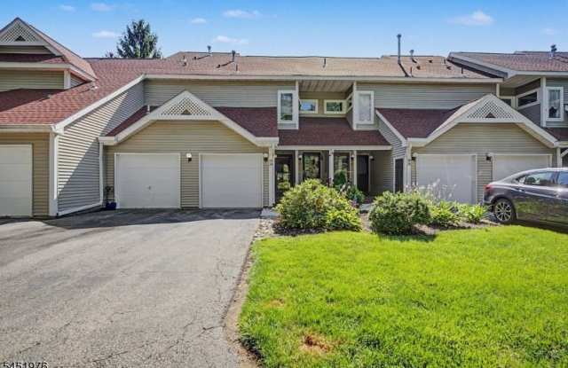 24 Pine Hollow Ct photos photos