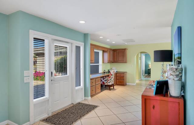 1155 Bogey Ln - 1155 Bogey Lane, Longboat Key, FL 34228