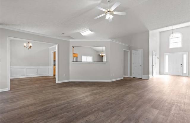 3160 Victoria Park Drive NE Gallery 3