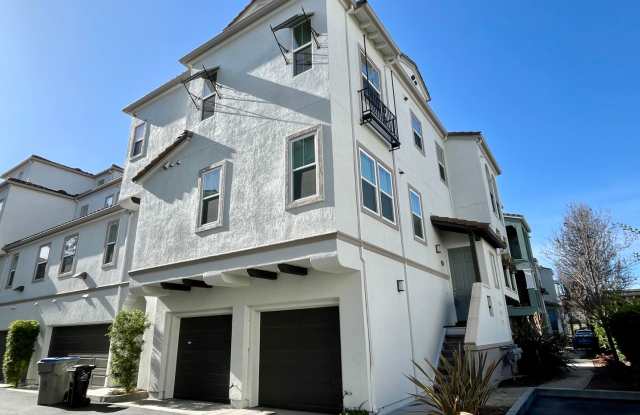 Beautiful Upscale and Modern 2 Bedroom 2 Bath Townhouse Style Condo in San Jose photos photos