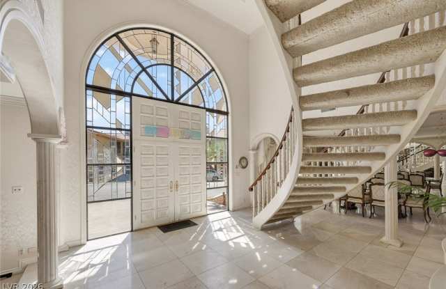 2834 Queens Courtyard Drive Gallery 4