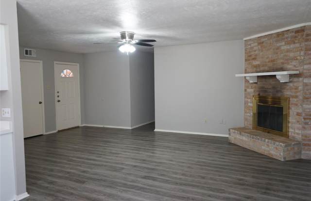 5300 Lansingford Trail Gallery 4