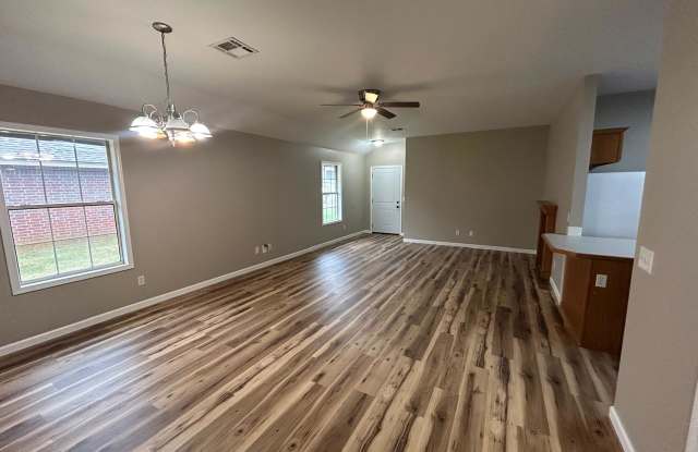 717 Pecan Hill Street - 2 Gallery 3