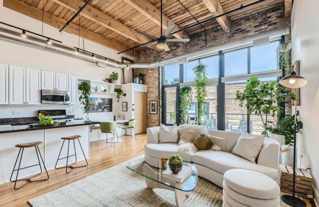 1670 N Claremont Avenue Gallery 2