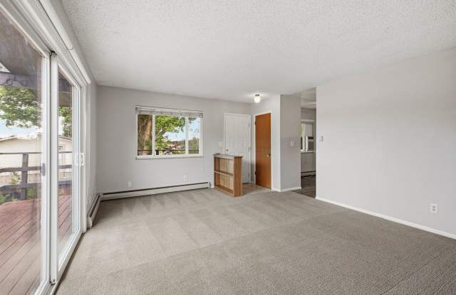 3-Bed, 2-Bath Duplex across from Lake Loveland! Gallery 4