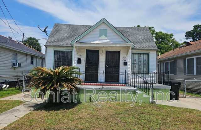 3506 Live Oak St photos photos