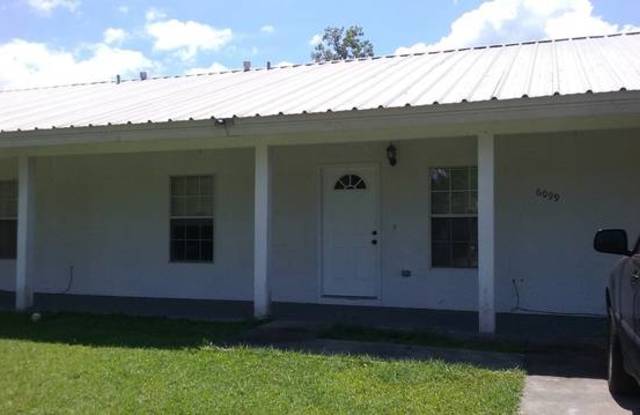 6099 W Forrest St photos photos