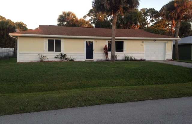 Charming 2BR/1BA Rental in NE Palm Bay – Fenced Yard & Screened Porch! photos photos