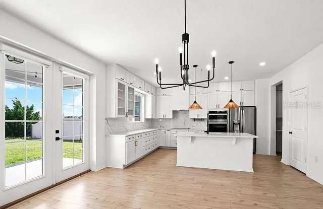 5005 GOLDEN RIVER Lane Gallery 2