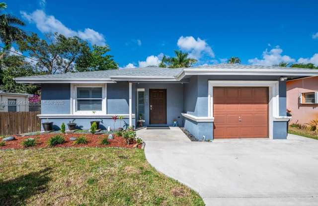 1801 SW 28th Way photos photos