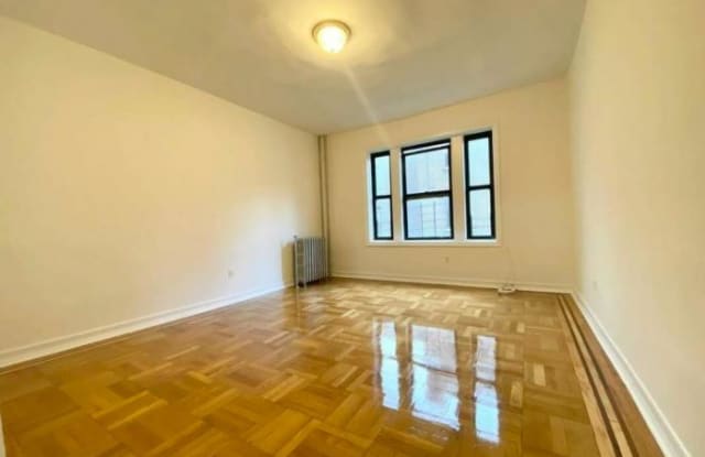 551 W 232 St photos photos