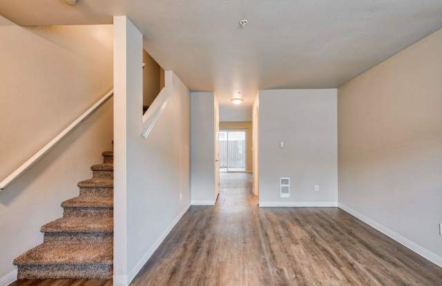Vanessa View Townhomes Gallery 4