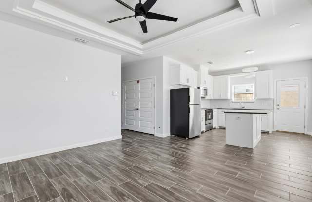 2904 S Links Drive - 1 Gallery 2