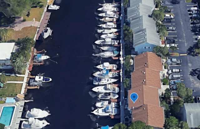 2533 NE 15th St photos photos