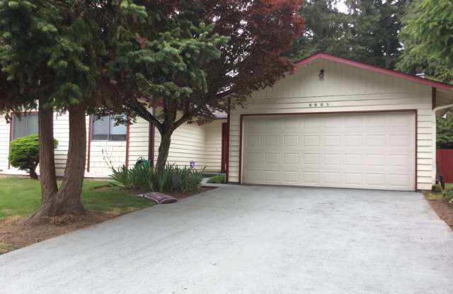 Spacious Mukilteo Rambler in Harbor Pointe – 3BR, Deck & Private Backyard photos photos