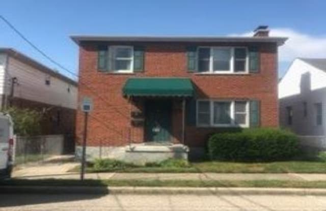 122 Walnut St 2 - 122 Walnut Street, Reading, OH 45215