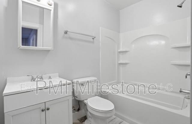 207 N Mulberry St Gallery 4