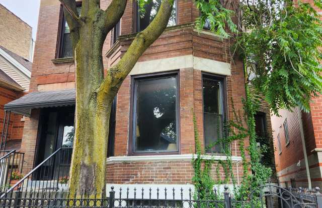 2652 West Evergreen Avenue Gallery 3