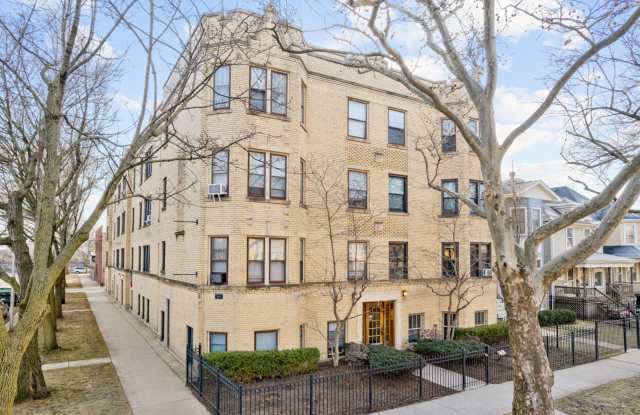 5073 N Wolcott Ave photos photos