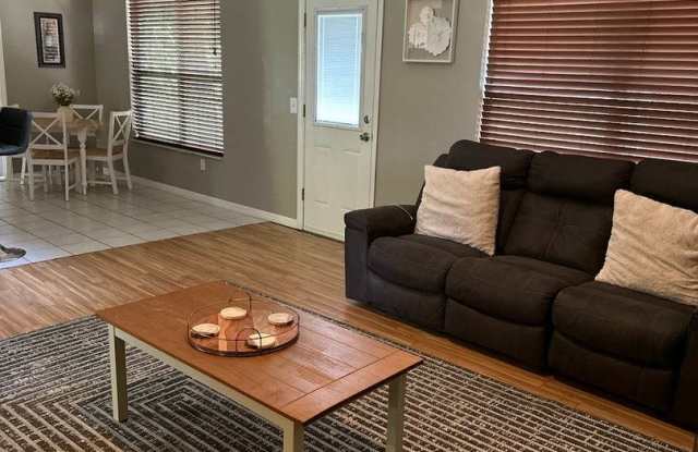 4 Bed / 3 Bath House! Close to UF & Everything! Ask for Kathleen when you inquire! photos photos