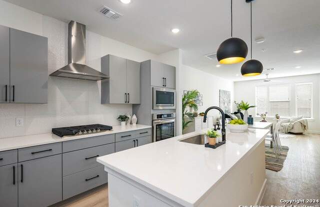 719 E Locust St photos photos