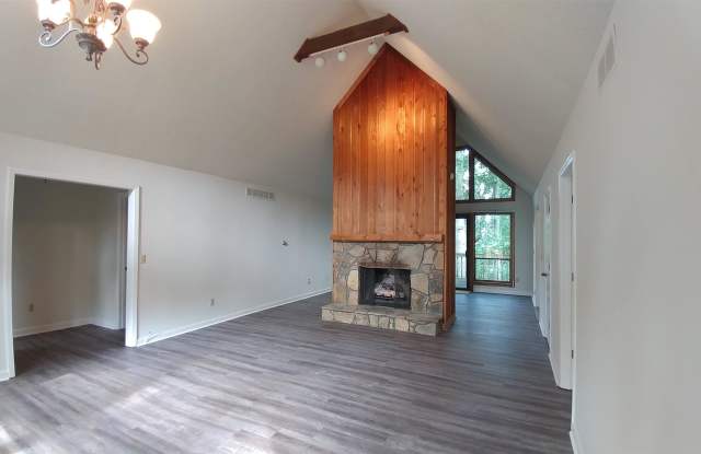 1832 Tree Top Court Gallery 3