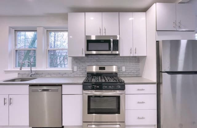 389 MONMOUTH ST photos photos