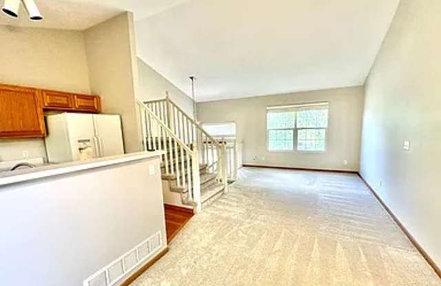 7407 S 176th Cir – 3 Bed/2 Bath in Millard School District | Fenced Yard, Deck, 2-Car Attached Garage Gallery 4